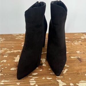 Qupid Black Ankle Booties